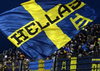 Σάλος στην Ιταλία με φίλαθλους της Ελλάς Βερόνα που πανηγυρίζουν με ναζιστικούς ύμνους