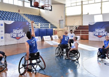 Hoops for Hope: Πέντε θρύλοι του μπάσκετ σκοράρουν με τον ΟΠΑΠ για την ΟΣΕΚΑ (βίντεο)
