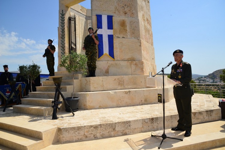 Συγκίνηση στο μνημόσυνο των πεσόντων Ιερολοχιτών και καταδρομέων στο ηρώο των ΛΟΚ