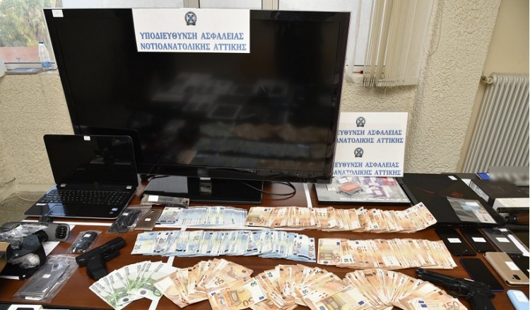 Ξήλωσαν δύο κυκλώματα που έκλεβαν από αυτοκίνητα και τροχόσπιτα και έκαναν διαρρήξεις ΑΤΜ