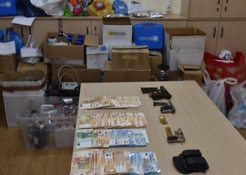 Εξαρθρώθηκαν δύο κυκλώματα που έφτιαχναν και πουλούσαν επικίνδυνα αναβολικά