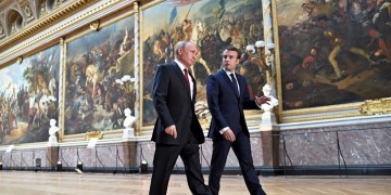 Ο Μακρόν προανήγγειλε συνάντηση με τον Πούτιν