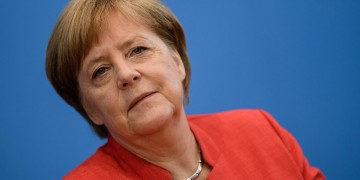 Η Μέρκελ απάντησε για το τρέμουλο: Είμαι καλά