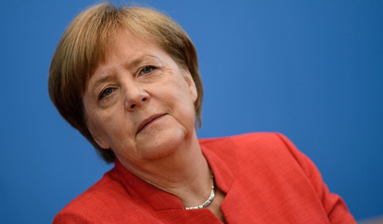 Η Μέρκελ απάντησε για το τρέμουλο: Είμαι καλά