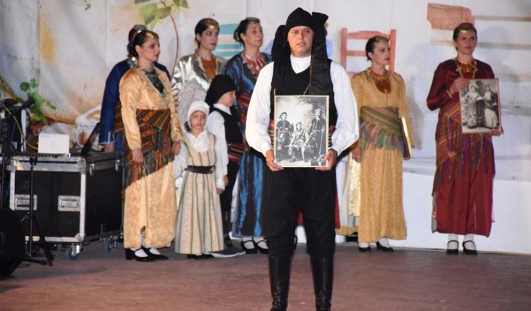 Συγκινητική εκδήλωση για τους Έλληνες του Πόντου και της Μικράς Ασίας στο Μοσχάτο