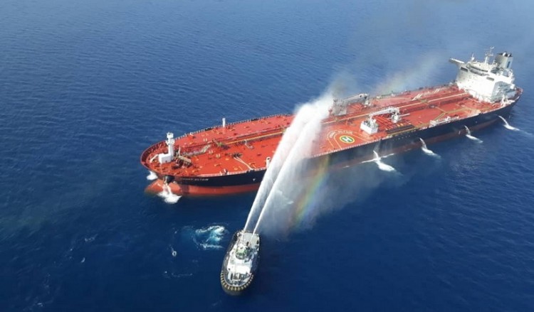 Κόλπος Ομάν: Εντοπίστηκε εκρηκτικός μηχανισμός στο ένα από τα δύο τάνκερ (βίντεο)