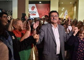Με ποντιακά γιόρτασε την επανεκλογή του στην Πάτρα ο Πελετίδης (βίντεο)