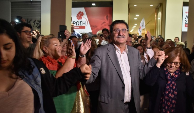 Με ποντιακά γιόρτασε την επανεκλογή του στην Πάτρα ο Πελετίδης (βίντεο)