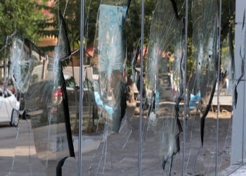 Επίθεση με βαριοπούλες σε τράπεζα στη λεωφόρο Συγγρού