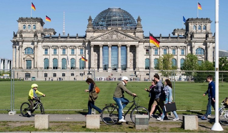 Γερμανία: Δεν φοβόμαστε το Δικαστήριο της Χάγης για τις πολεμικές αποζημιώσεις στην Ελλάδα