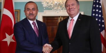 Για S-400 και Συρία συζήτησαν Πομπέο-Τσαβούσογλου