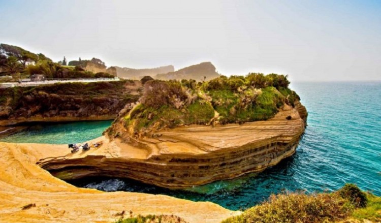 Η παραλία της αγάπης βρίσκεται στην Κέρκυρα! (φωτο)