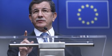 Ο Αχμέτ Νταβούτογλου καρφώνει τον Ερντογάν μέσω Ιμάμογλου