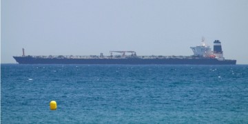Η Ελλάδα «διώχνει» το ιρανικό τάνκερ – Τα σενάρια