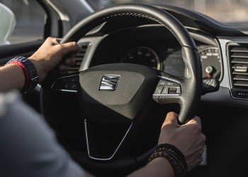 Απίστευτο: Η αφυδάτωση κατά την οδήγηση είναι εξίσου επικίνδυνη με το αλκοόλ