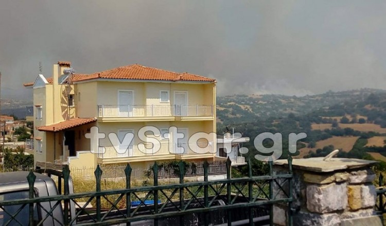 Από εμπρησμό η μία φωτιά στην Εύβοια – Μάχη κοντά στο χωριό Γαβαλάς