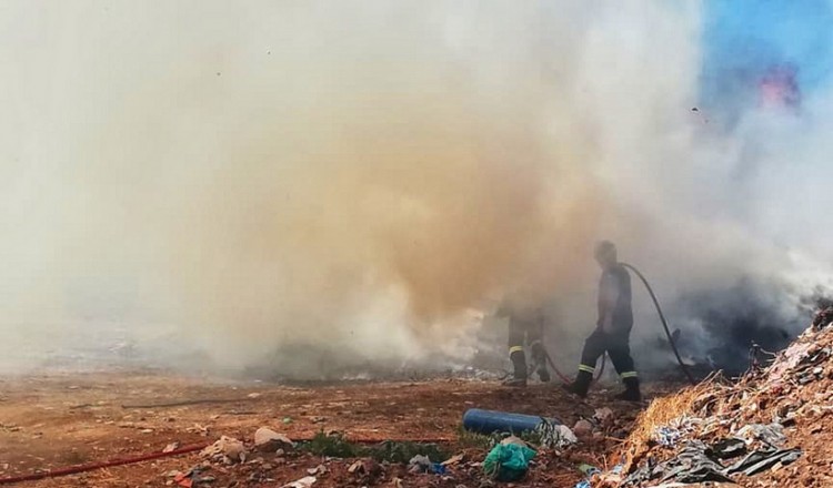 Σε ύφεση η φωτιά στον Κιθαιρώνα Αττικής