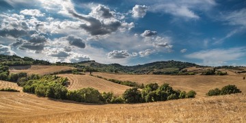 Άστατος καιρός σήμερα, με βροχές και καταιγίδες