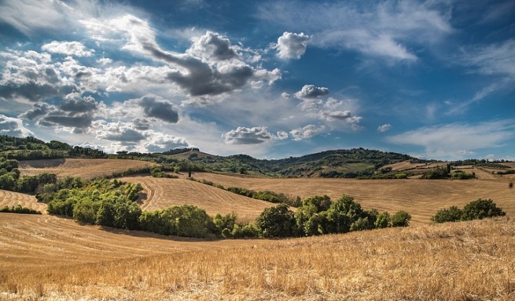 Άστατος καιρός σήμερα, με βροχές και καταιγίδες