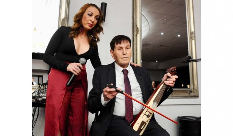 Αυστραλία: Ο λυράρης Λάμπης Αναστασιάδης γιόρτασε 70 χρόνια παρουσίας στην ποντιακή μουσική (βίντεο)