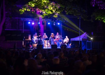 Μαγική συναυλία δίπλα στο ποτάμι από την Εύξεινο Λέσχη Ποντίων Νάουσας