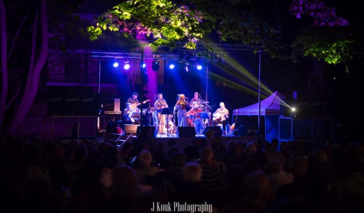 Μαγική συναυλία δίπλα στο ποτάμι από την Εύξεινο Λέσχη Ποντίων Νάουσας