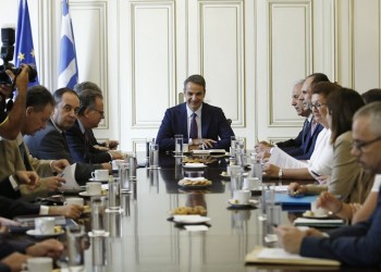 Το Μεταναστευτικό επί τάπητος στο Μέγαρο Μαξίμου – Τι έγινε στη σύσκεψη