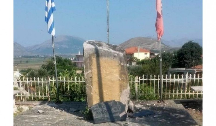 Ανατίναξαν το μνημείο για τον Θύμιο Λώλη στην Αλβανία (φωτο)
