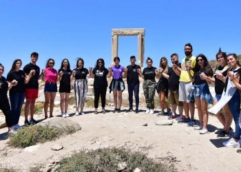 Με λύρες και νταούλια δεν άφησαν κανέναν ήσυχο στη Νάξο! (βίντεο)