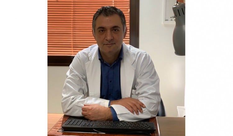 Γιάννης Νενεκίδης: Ο ποντιακής καταγωγής καρδιοχειρουργός που με τη σιωπή του υπόσχεται πολλά στον τομέα μεταμοσχεύσεων πνευμόνων