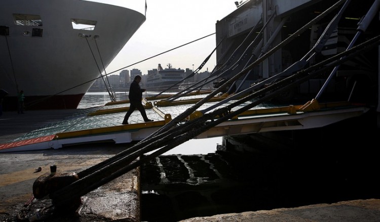 Δεμένα σήμερα τα πλοία λόγω 24ωρης πανελλαδικής απεργίας της ΠΝΟ