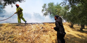 Σε κάθε φωτιά στην Αργολίδα ο ιερέας εθελοντής πυροσβέστης από το Ναύπλιο! (φωτο)
