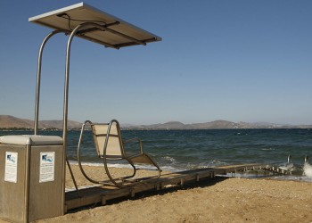 Θεσσαλονίκη: Θάλασσα για όλους μέσα από ειδική υποδομή για άτομα με κινητική αναπηρία