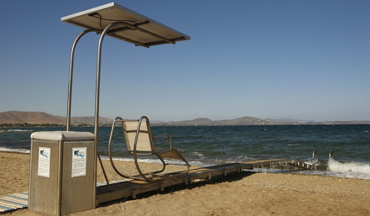 Θεσσαλονίκη: Θάλασσα για όλους μέσα από ειδική υποδομή για άτομα με κινητική αναπηρία