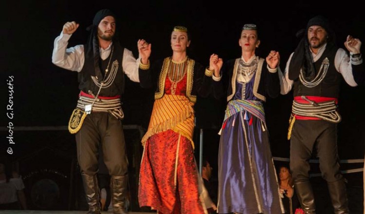 Ποντιακοί χοροί ξεσήκωσαν τη Σκόπελο (βίντεο)
