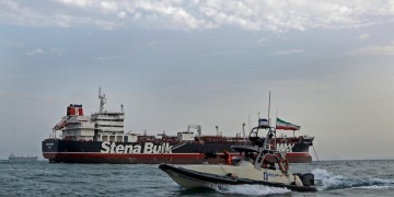 Ανεβαίνει η ένταση στον Περσικό: Πολυεθνική ναυτική δύναμη θέλει η Βρετανία