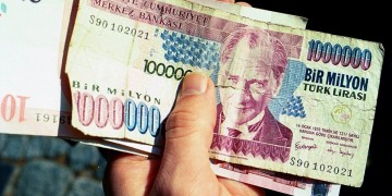 Fitch: Υποβάθμιση του αξιόχρεου 12 τουρκικών τραπεζών