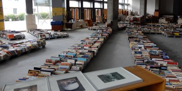 Συγκινεί τους Γερμανούς το βιβλιοπωλείο των αστέγων της Αθήνας