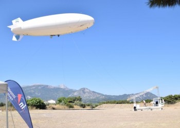 Σάμος: Το ζέπελιν ξεκίνησε την επιτήρηση των θαλάσσιων συνόρων