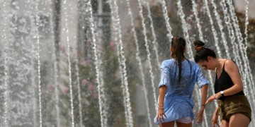 Νέο κύμα καύσωνα «απειλεί» την Ευρώπη – Σε συναγερμό το Παρίσι