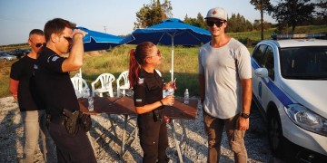 Αστυνομικοί από τη Βουλγαρία περιπολούν στην παραλιακή ζώνη της Ροδόπης