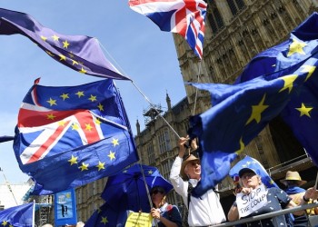 Διαδηλώσεις σε όλη τη Βρετανία κατά της αναστολής λειτουργίας του κοινοβουλίου