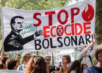 Φωτιές στον Αμαζόνιο: Ο Μπολσονάρου θέλει πρώτα μια συγγνώμη από τον Μακρόν