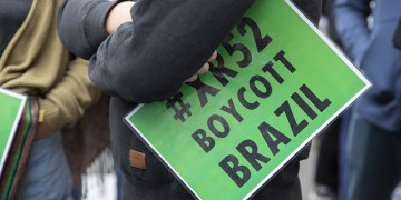 Μαζί με τον Αμαζόνιο καταστρέφεται και η διεθνής εικόνα της Βραζιλίας