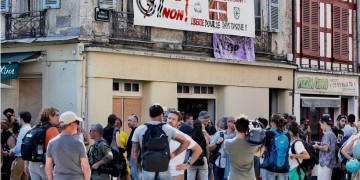 Ειρηνικές διαδηλώσεις στο περιθώριο της συνόδου της G7