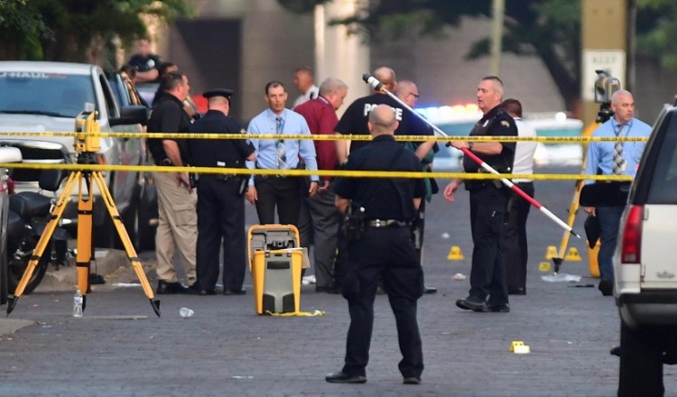 Πολύνεκρες επιθέσεις στις ΗΠΑ: Τι γνωρίζουμε μέχρι στιγμής