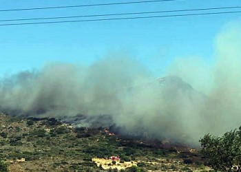 Σε ύφεση η φωτιά στην Ελαφόνησο – 63 πυρκαγιές σε ένα 24ωρο