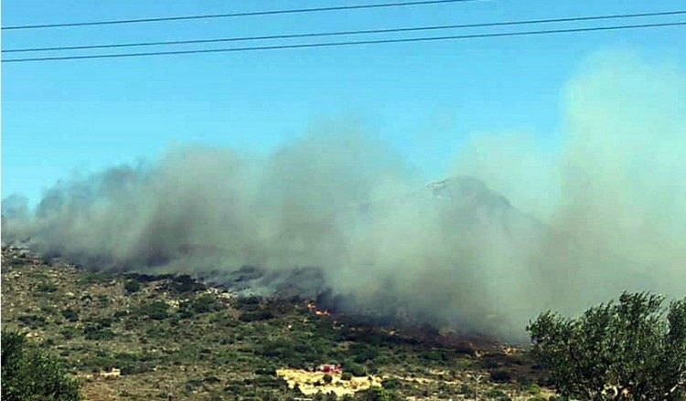 Σε ύφεση η φωτιά στην Ελαφόνησο – 63 πυρκαγιές σε ένα 24ωρο
