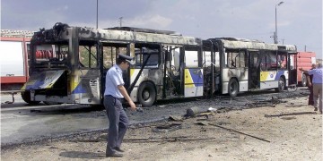 Φωτιά σε λεωφορείο του ΟΑΣΑ στην Εθνική Οδό Αθηνών-Λαμίας