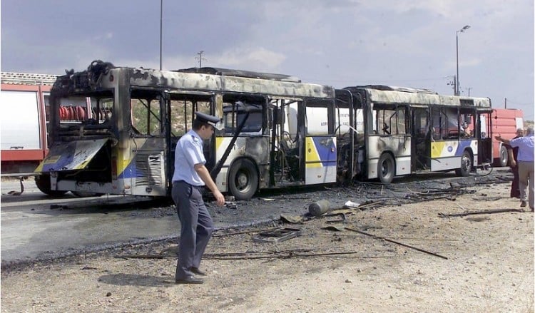 Φωτιά σε λεωφορείο του ΟΑΣΑ στην Εθνική Οδό Αθηνών-Λαμίας
